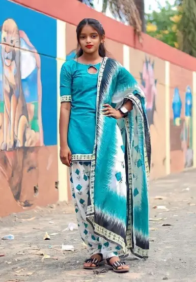 Cute Gaon ki ladki ka picture