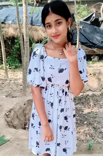 Khubsurat Gaon ki ladki ka Photo