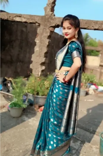 Khubsurat Gaon ki ladki ki Photo