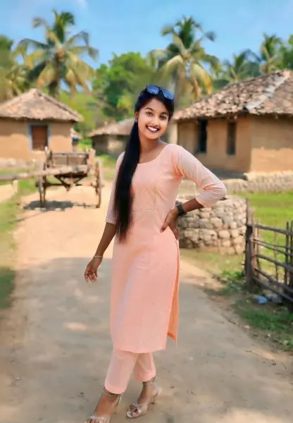 Simple Village ladki ka image