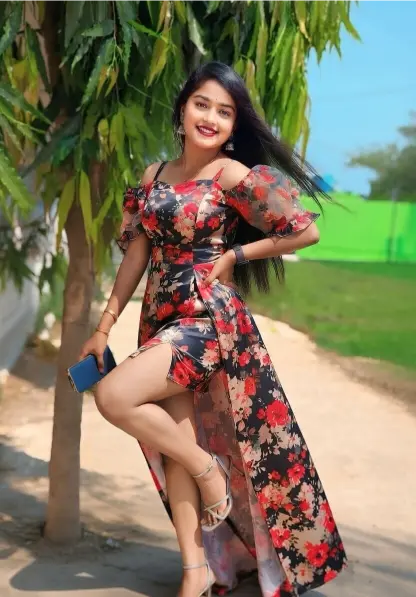 Stylish Village ladki ka wallpaper