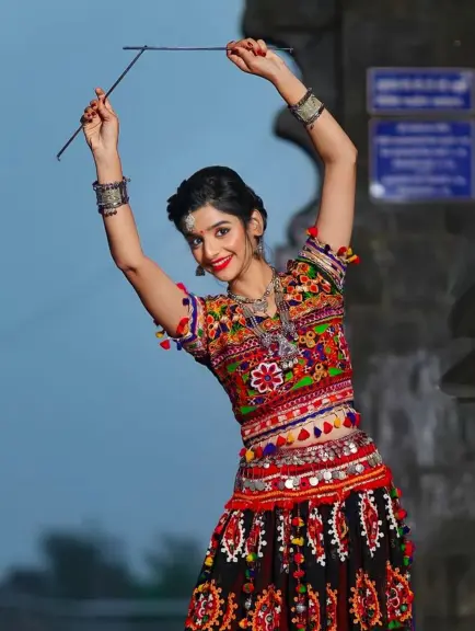 Stylish Garba Dress Photo & Traditional Look 2026