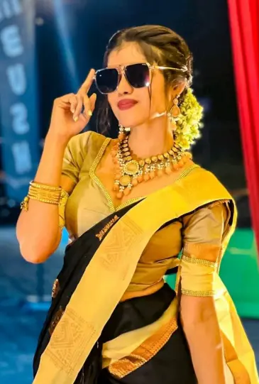 Navratri Special Girl DP for WhatsApp & Instagram