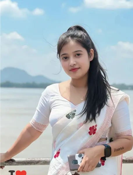 Stylish Indian Girl Tasvir for FB DP 2026