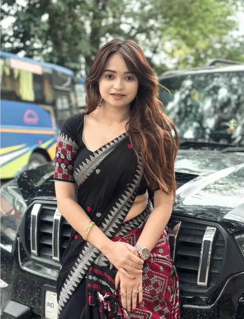 college ki ladki ka car ke sath photo