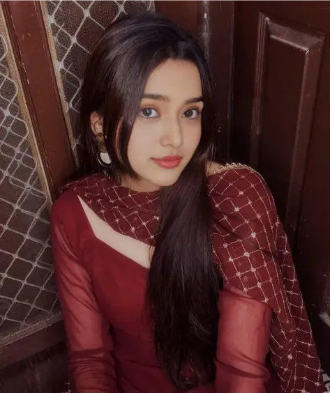 college keliye prepared girl photo