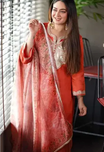Mahhi Vij ki cute photo