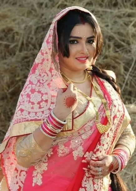 Aamrapali Dubey ki cute photo