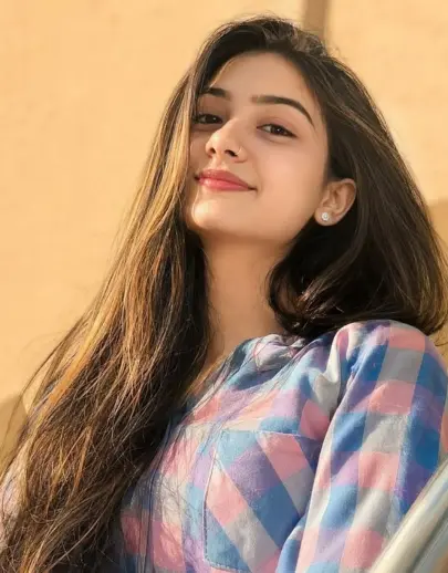 Waiting For you ladki ki wallpaper for Instagram with smile
