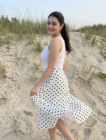 Waiting For you ladki ki wallpaper for facebook