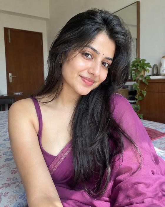 Indian woman in ethnic home look with natural hairstyle